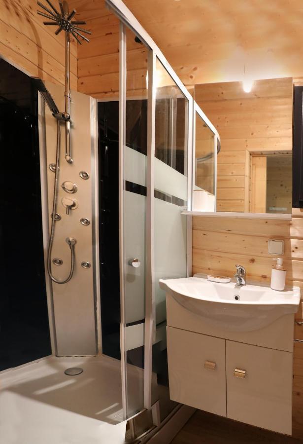 Au Coeur Du Bien-Etre, Chalet Avec Piscine Chauffee Et Couverte, Spa, Sauna, Massages Monteaux Exteriör bild