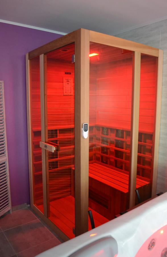 Au Coeur Du Bien-Etre, Chalet Avec Piscine Chauffee Et Couverte, Spa, Sauna, Massages Monteaux Exteriör bild